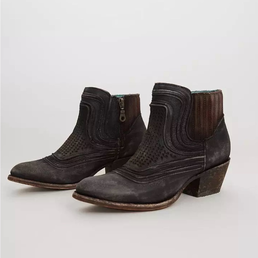 Coral Vintage leather boot